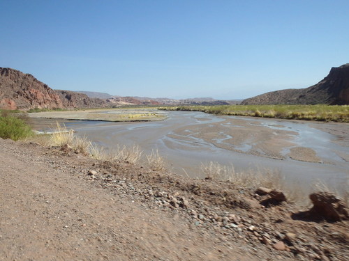The alluvial plain is getting bigger, we know that we are about to exit the canyon/ca&ntilde;on.